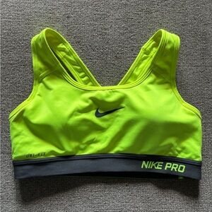 NIKE Swoosh Medium Support Padded sports bra
